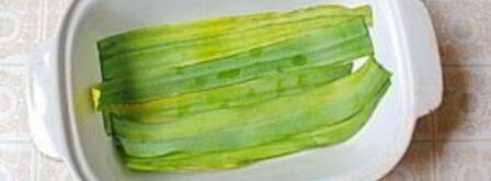 рыбные стейки на листьях пража. Шаг 3