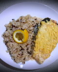 Стейк из семги под соево-сливочным соусом и сыром