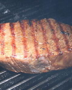 Стейк в соевом соусе