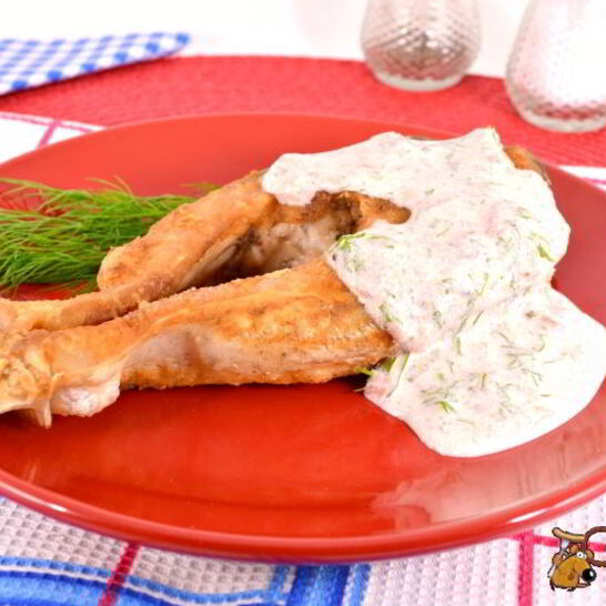 Рецепт жареных стейков толстолоба со сметанно-томатным соусом