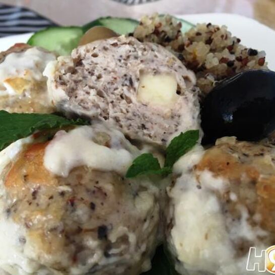 Рецепт куриных тефтелей с сюрпризом в сливочном соусе