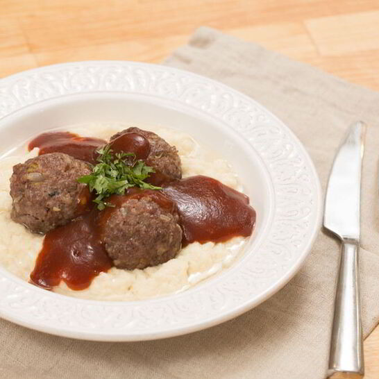 Рецепт тефтелей из утки с пюре из корня сельдерея и яблочным соусом