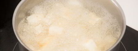 тефтели из утки с пюре из корня сельдерея и яблочным соусом. Шаг 3