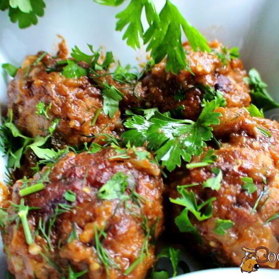 Рецепт тефтелек, запеченных в баклажанном соусе