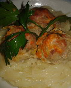 Запеченные тефтельки в сметанном соусе