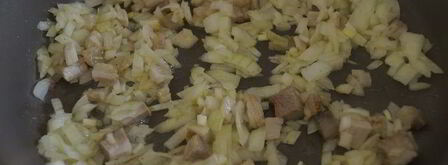 ленивые картофельные вареники с соусом из шампиньонов. Шаг 5