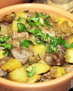 Жаркое из куриных потрошков