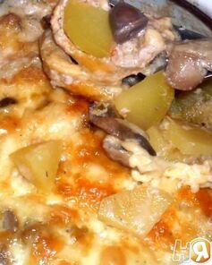 Жаркое из сердечек с грибами в горшочке