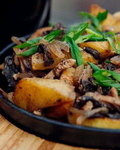 Жаркое из свинины с шампиньонами в духовке