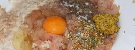 куриные зразы с морковью и луком. Шаг 11