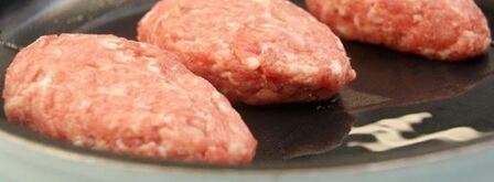 мясные зразы с яйцом и луком. Шаг 8