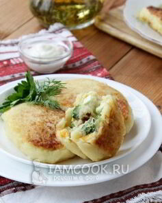 Зразы картофельные с яйцом и луком