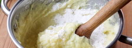 зразы картофельные с яйцом и луком. Шаг 4