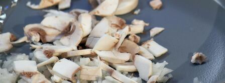 зразы с рисом и грибным соусом. Шаг 3