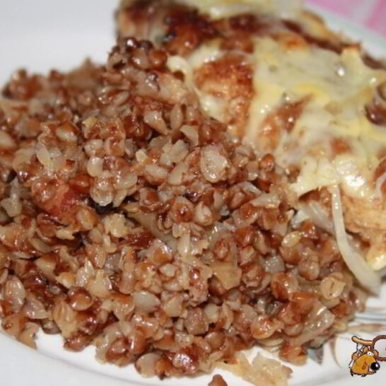Рецепт ароматной гречки с луком и беконом