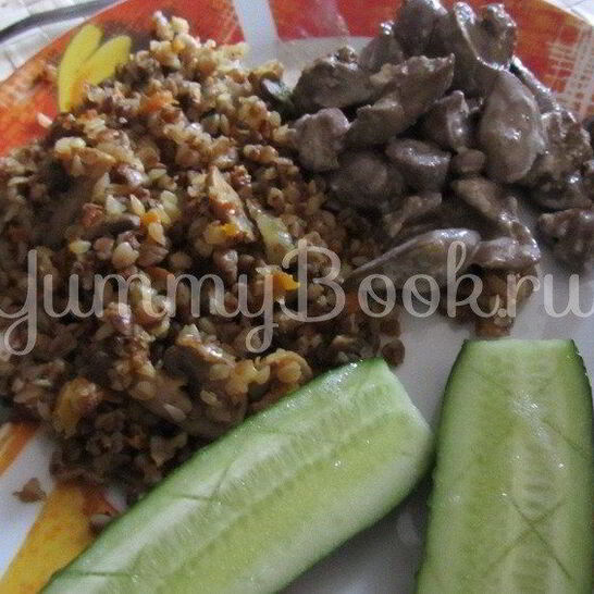 Рецепт гречки с грибами, куриной печенью и сердцами в мультиварке