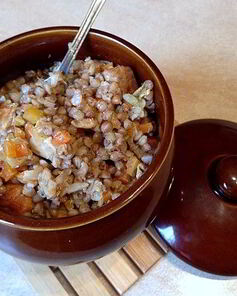 Гречка в горшочке с мясом