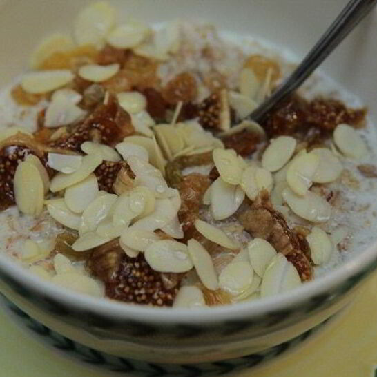 Рецепт каши с отрубями, миндалем и сухофруктами