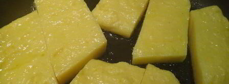 пикантная полента с копченными колбасками. Шаг 6