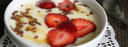 манная каша с клубникой и шоколадом. Шаг 7