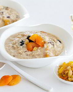 Овсяная каша с сухофруктами в мультиварке