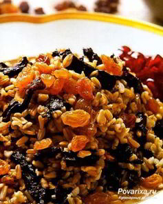 Овсянка с черносливом и изюмом