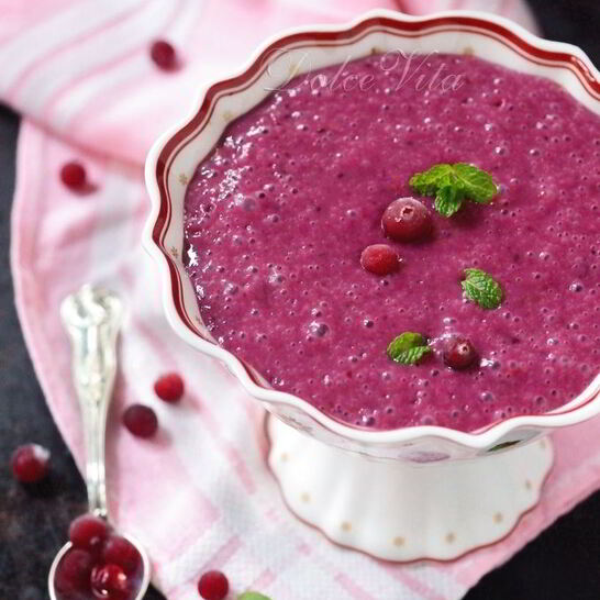 Рецепт взбитой овсяной каши с ягодами