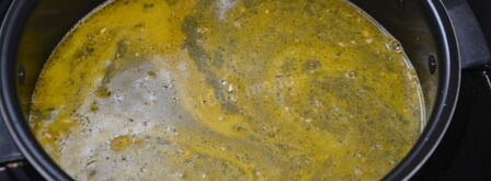 перловая каша с говяжьей тушенкой в мультиварке. Шаг 9