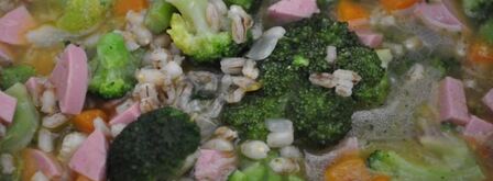 перловая каша с сосисками и овощами в мультиварке. Шаг 8