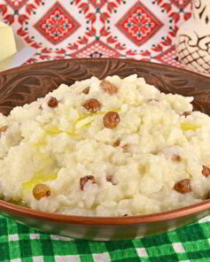 Молочная рисовая каша с изюмом и кокосовой стружкой в мультиварке