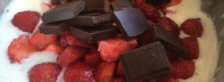 рисовая каша с клубникой и шоколадом. Шаг 4