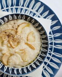 Рисовая каша с корицей и яблоками