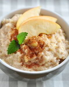 Рисовая каша с яблоками