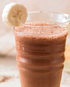 Банановый коктейль с какао