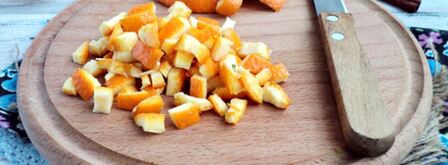 чай с апельсиновой коркой, клюквой и корицей. Шаг 3