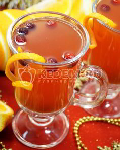 Глинтвейн из белого вина с апельсином и клюквой