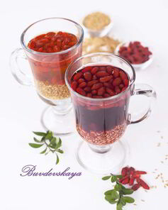 Льняной кисель с ягодами годжи