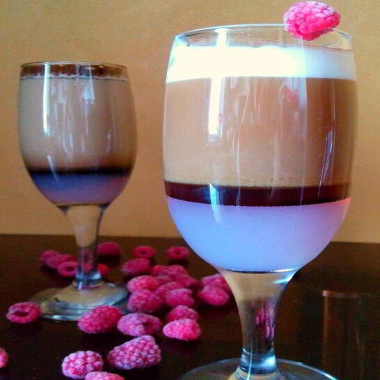 Рецепт кофе по-венски малиновый поцелуй