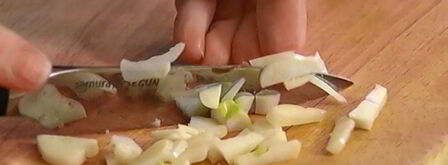 спагетти с копченой форелью и джином. Шаг 3