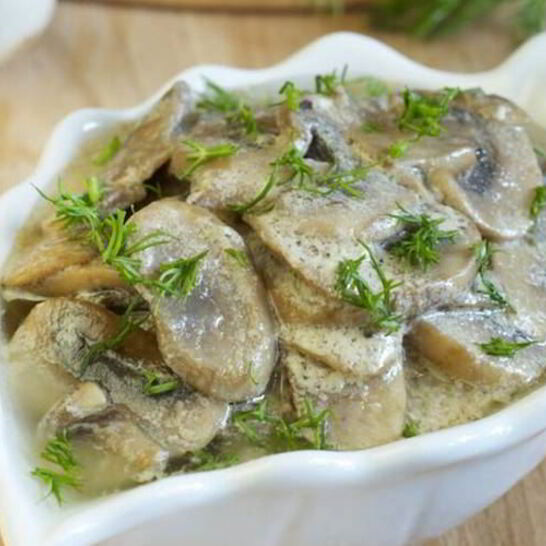 Рецепт грибов с вином и сметаной