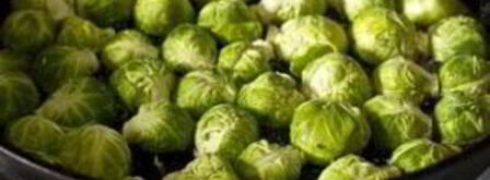 тушеная брюссельская капуста с вином и луком. Шаг 3