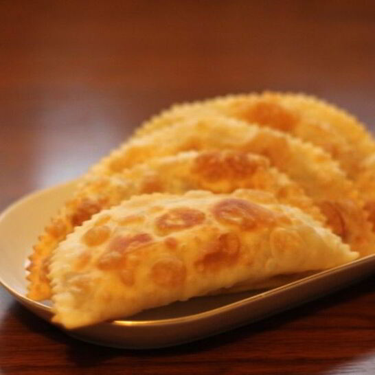 Рецепт чебуреков на молоке с водкой