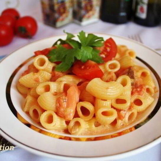 Рецепт пасты с водкой, семгой и помидорками черри