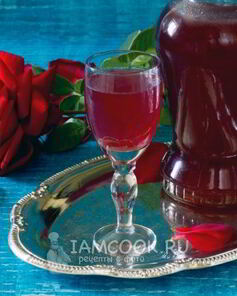 Ликер из лепестков роз