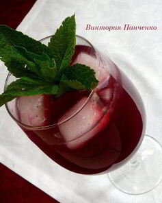 Лимонад из черной смородины