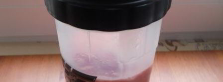 молочно-клубничный коктейль в шейкере. Шаг 6