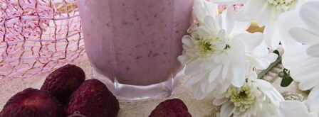 молочный коктейль с клубникой, бананом и мороженым. Шаг 7