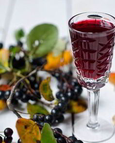 Наливка из черноплодной рябины