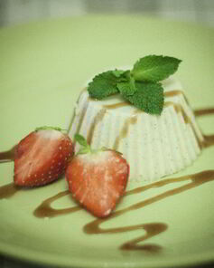 Панна-котта с карамельным сиропом