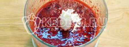 брусничный смузи со сливками. Шаг 4